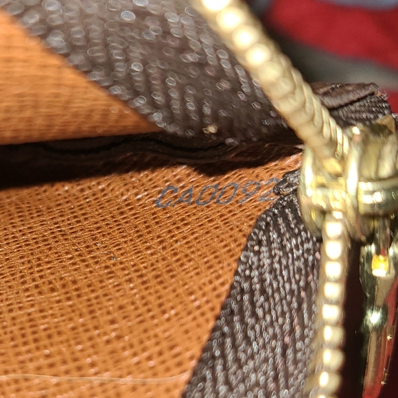 Louis Vuitton coin purse - Picture 8 of 8